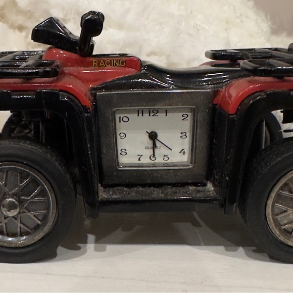 Red Honda Fourtrax 300 Diecast 4-wheeler ATV with working clock - Picture 10 of 10